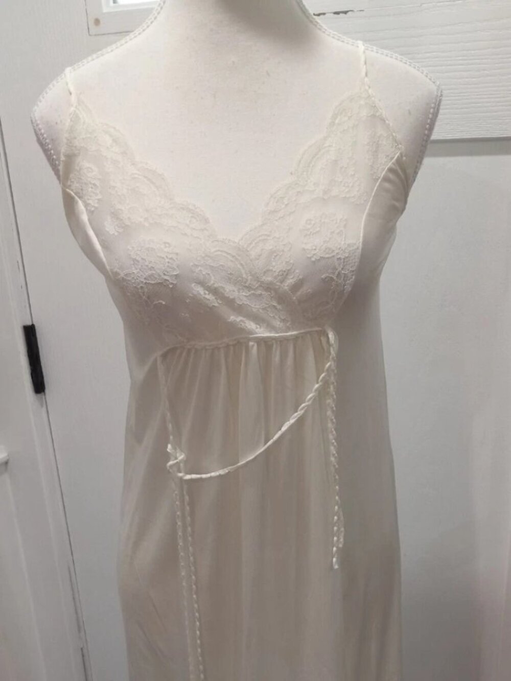 Vintage Gilead Women Long Nightgown Intimates Sleepwear